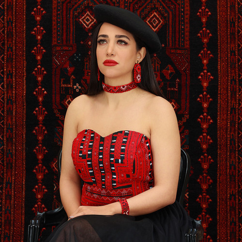 نیم تنه سوزندوزی بلوچی روچ مدل پرسپولیس